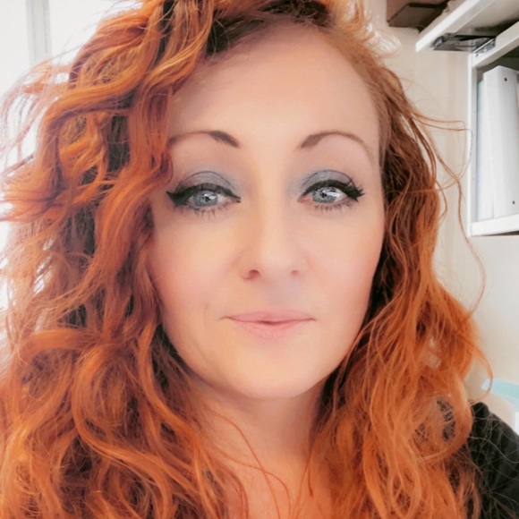 Meet your Posher, Ambee - Picture 1 of 1